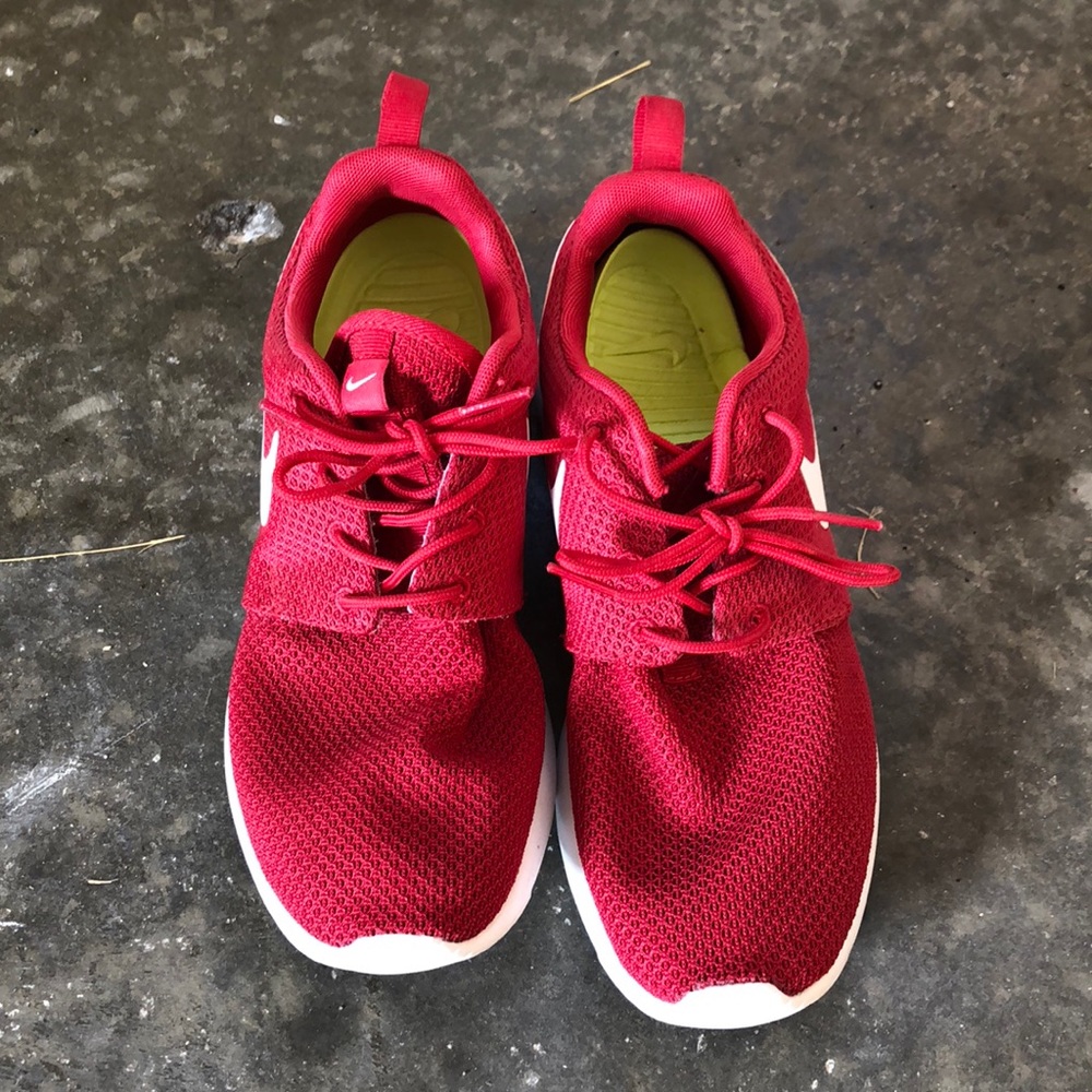 Women’s Nike Roshes